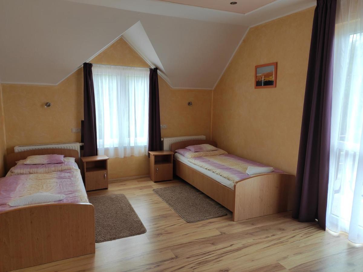 Fonix Apartmanhaz Nagypáli Buitenkant foto