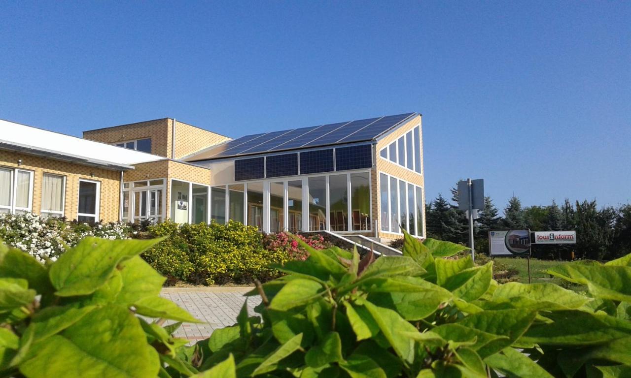 Fonix Apartmanhaz Nagypáli Buitenkant foto